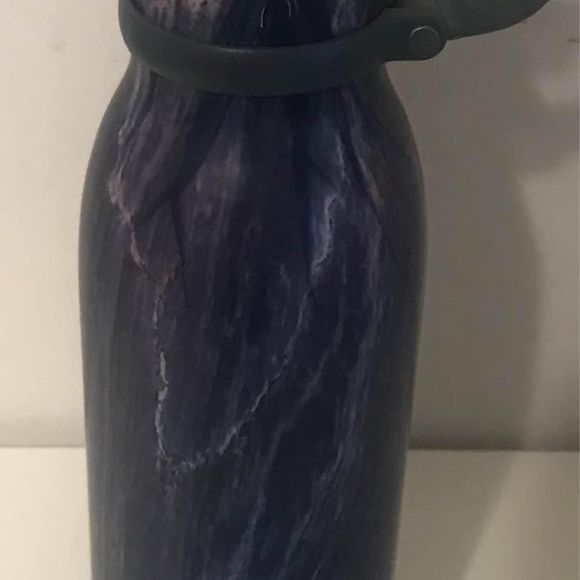 Purple Contigo stainless steel water bottle BPA free - Picture 2 of 5